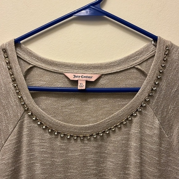 Juicy Couture Gray Short Sleeve Top with Studded Neckline size XL - Picture 3 of 7